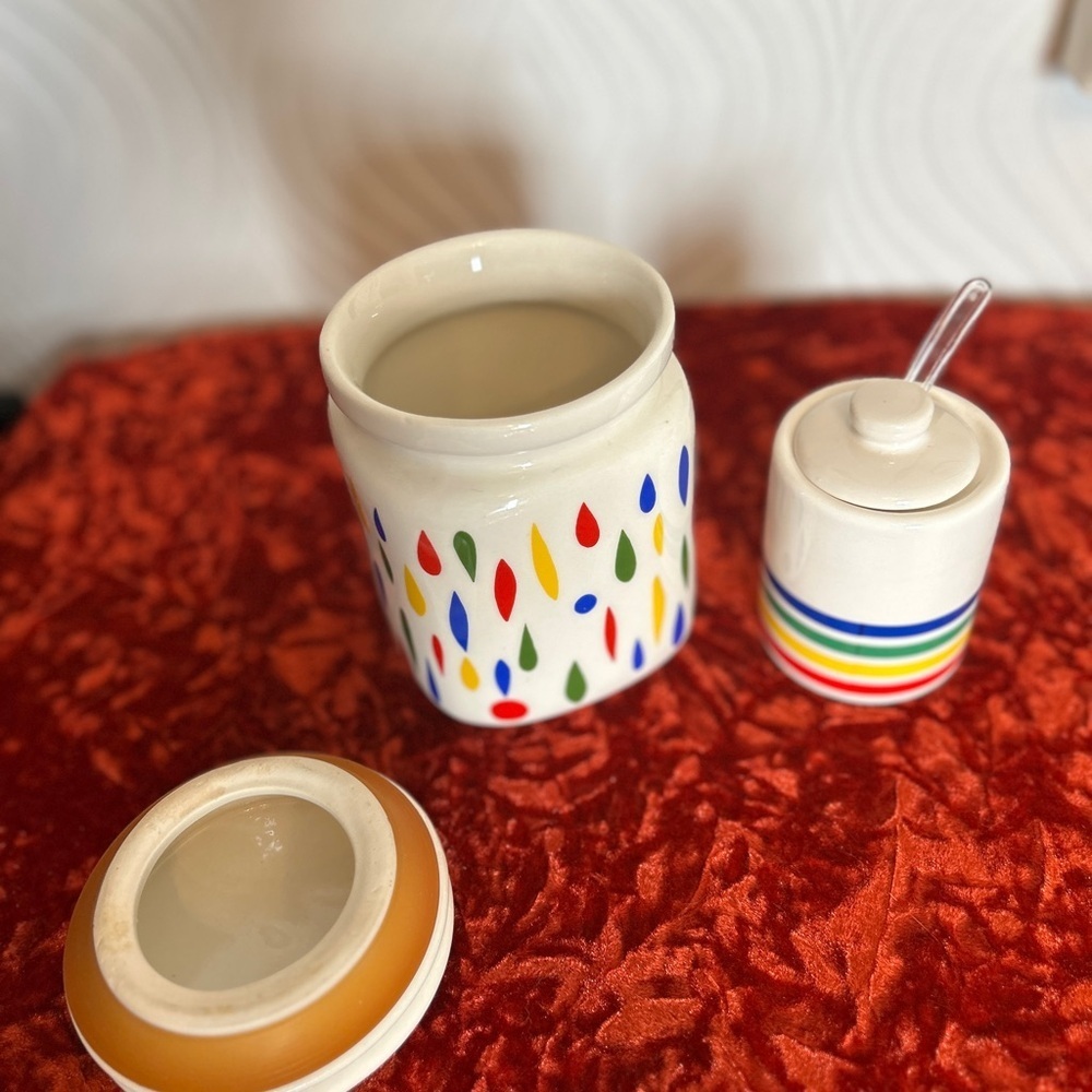 80’s Fab! Colorful Ceramic Bacon Drippings and Mustard Jars - Picture 3 of 4